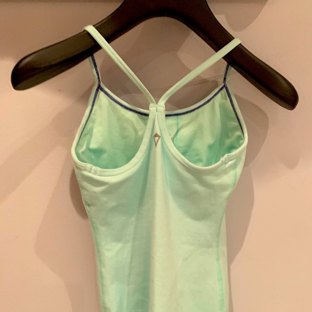 Girls Ivivva top